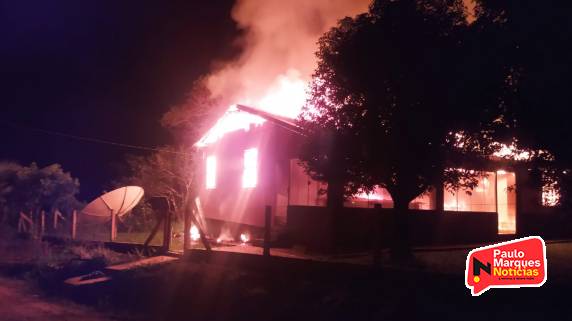 Residência é consumida por incêndio no interior de São José do Inhacorá - foto 3