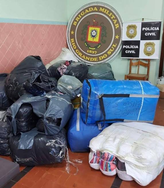 Três são presos por contrabando, receptação de veículos e porte de arma em Tiradentes do Sul - foto 5