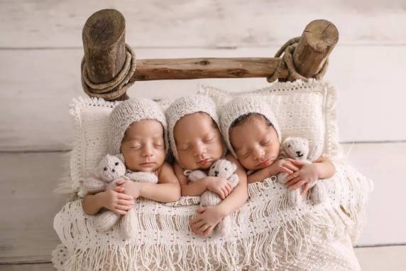 Trigêmeos de mãe que deu à luz 10 meses após ter gêmeos têm alta e fazem sessão de fotos - foto 2