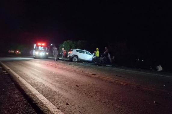 Melissa de Vargas Guarienti, Alexia Samira Velloso e Gabriel Miranda de Barros morreram em colisão na noite de domingo, na BR-290; Rodrigo Pereira Garcia de Garcia Filho também faleceu