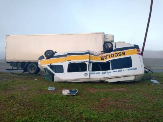 O coletivo era ocupado pelo motorista e mais dois passageiros