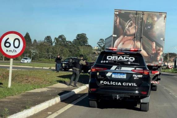 Carga de cocaína avaliada em R$ 2,5 milhões é encontrada entre bananas em caminhão no norte do RS - foto 3