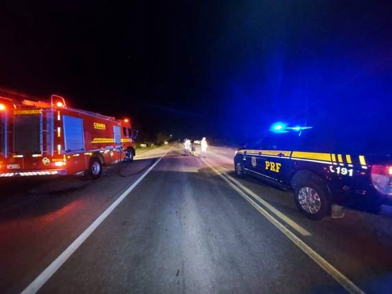 As duas vítimas fatais ocupavam um Fiat Uno