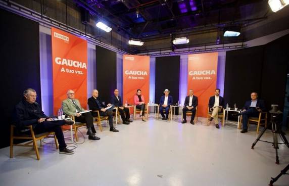 Oito dos 11 candidatos ao Piratini participaram do evento nesta terça-feira