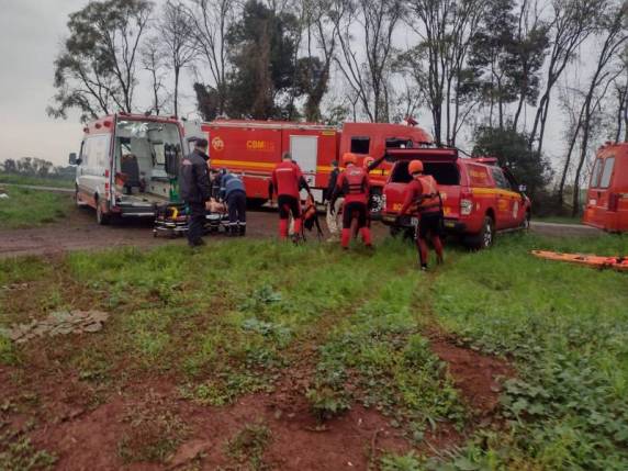 Veículo despenca de ponte na BR 285, em Panambi - foto 3