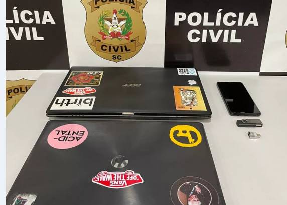 Informação é da Secretaria de Estado da Saúde. Homem de Blumenau também é alvo de inquérito que apura crime de assédio sexual.