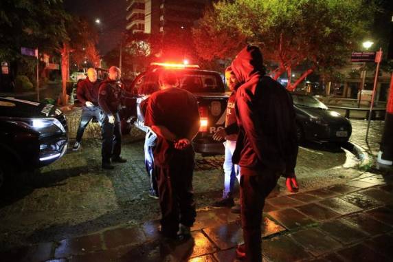 Segundo a investigação do Denarc, praça nas proximidades do Poder Judiciário da Capital se tornou ponto de circulação de usuário