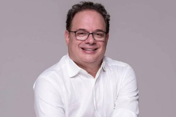 Antonio Claudemir Weck era advogado e tinha 58 anos