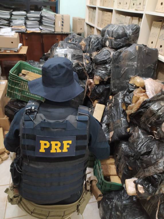 PRF realiza maior apreensão de maconha do ano em Santa Catarina - foto 3