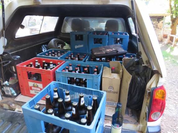 Durante ação, Brigada Militar apreendeu 120 garrafas de cerveja estrangeira importadas sem passar pela tributação.