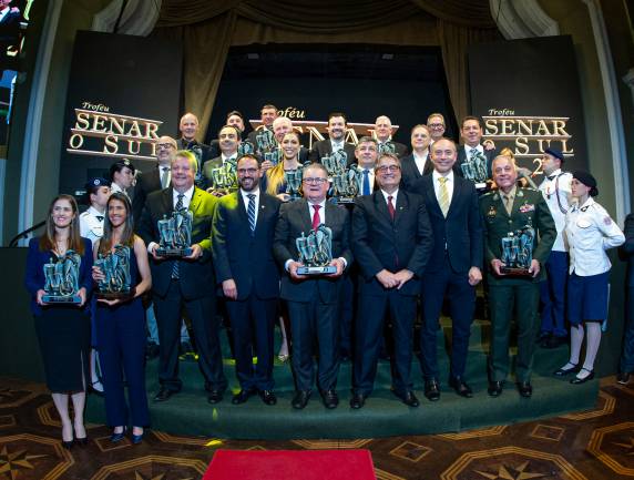 Marcelino Colla é homenageado no Troféu Senar O Sul como instrutor padrão do Senar-RS - foto 2