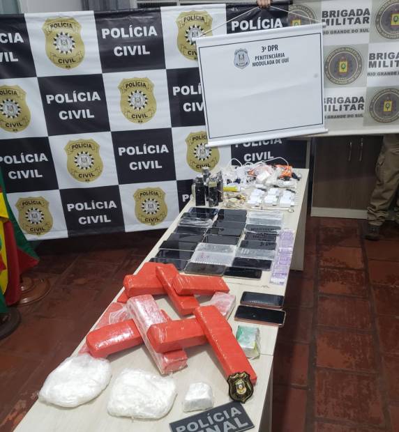 Polícia Civil, Brigada Militar e SUSEPE realizam ação conjunta com interceptação e apreensão de drogas e celulares e outros objetos que adentrariam escondidas em um freezer na Penitenciária Modulada de Ijuí