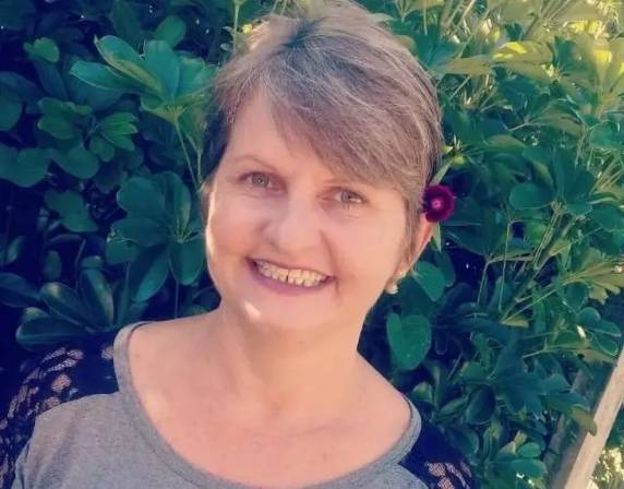 Agressor teria uma "rixa" com o companheiro de Natália Gaulke Metzler, de 50 anos, ferida no peito. Assassino foi preso pela PM