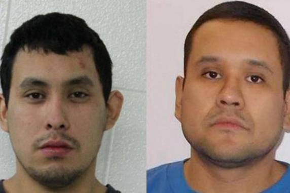 Pelo menos outras 15 pessoas ficaram feridas e foram levadas para hospitais; polícia faz buscas a dois suspeitos