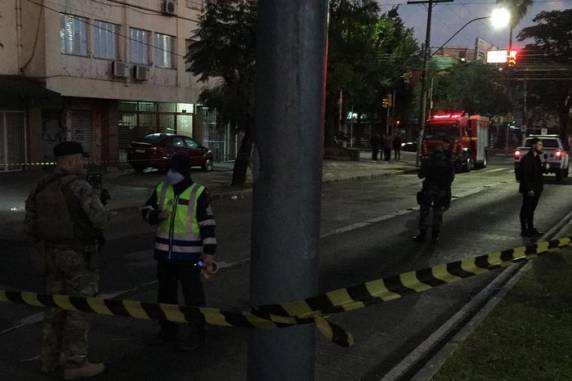 BM bloqueou a área e já retirou o artefato. Polícia investiga ligação do caso com ataque a tiros ocorrido na noite anterior na zona sul da cidade