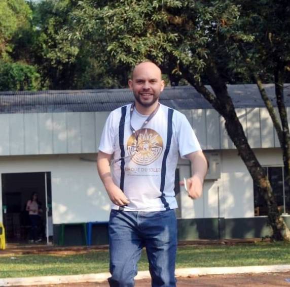 Mauricio Manoel Zimmermann foi aluno da instituição por 25 anos e hoje compartilha sua história de superação
