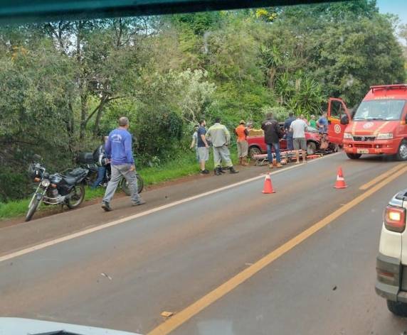 Grave acidente envolve caminhão e caminhonete na BR-472 em Santa Rosa - foto 4