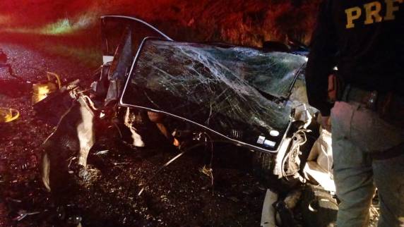 Acidente na BR-285 deixa dois mortos e três feridos na noite deste domingo, em Santa Bárbara do Sul - foto 3