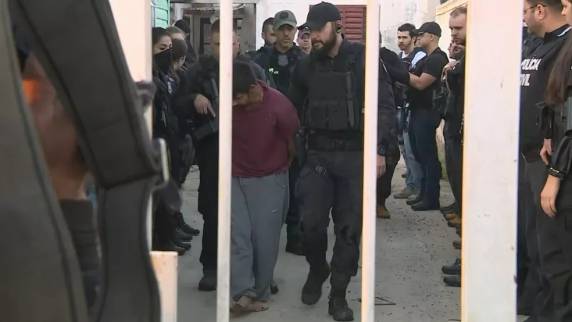 Armas utilizadas em assalto a carro-forte no RS foram compradas legalmente por atirador desportivo, diz polícia - foto 4
