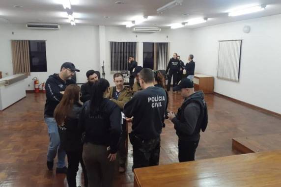 Ação que contou com efetivo regional foi realizada em quatro bairros e também no presídio do Apanhador, em Caxias