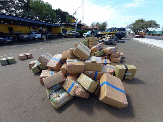 Carreta com mais de 2 toneladas de maconha é interceptada chegando em Passo Fundo - foto 2