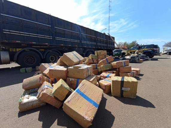 Carreta com mais de 2 toneladas de maconha é interceptada chegando em Passo Fundo - foto 3