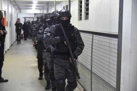 Operação transfere 13 líderes de facções criminosas do RS para penitenciárias federais - foto 3