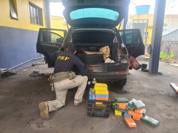 Valor equivale a quase 75 quilos da droga, encontrados em um veículo na Serra
