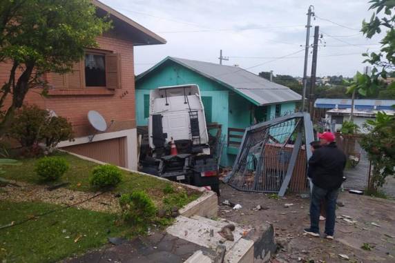 Ocorrência foi no bairro Fátima Alta por volta das 5h desta segunda-feira (19)