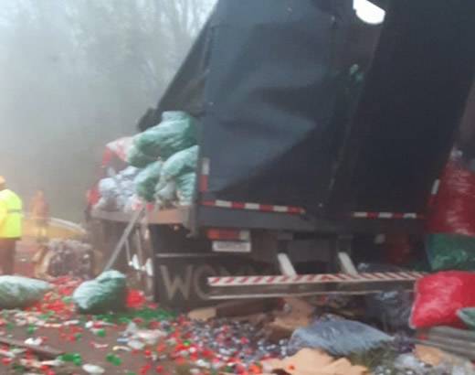 Grave acidente entre caminhões no norte do Estado deixa vítima fatal - foto 2