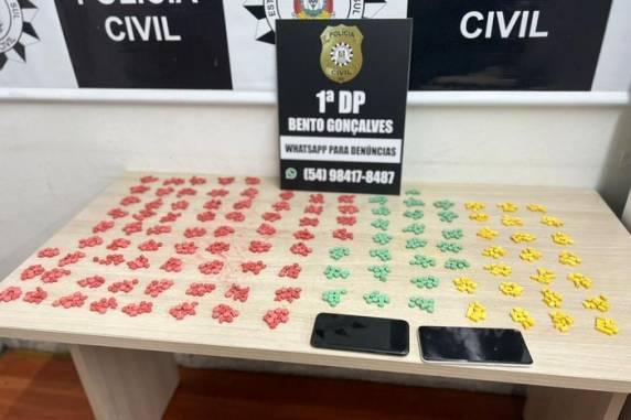 Na ação, dois homens foram presos por tráfico de drogas