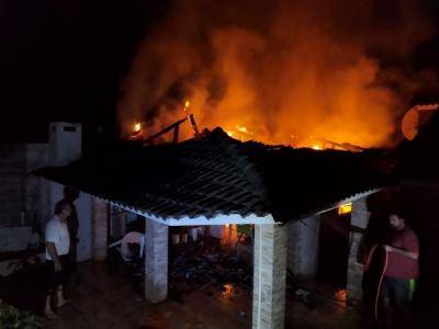 Sinistro ocorreu na madrugada deste domingo