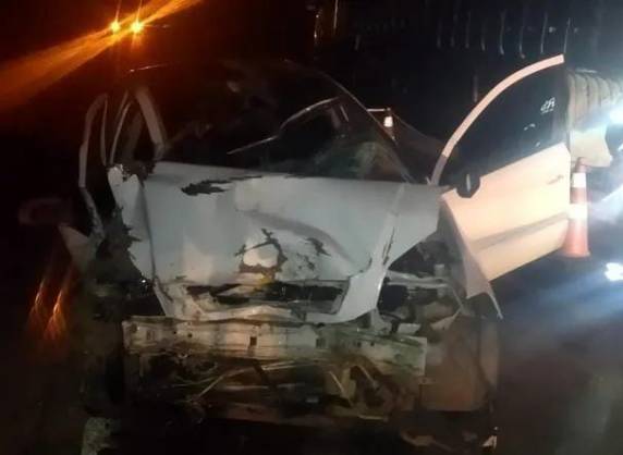 Conforme o Comando Rodoviário da BM, vítima dirigia um Astra que bateu na traseira de uma carreta Scania que estava parada devido à pane mecânica. A colisão ocorreu na noite de sábado.