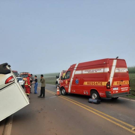 Colisão entre carro e caminhão deixa um ferido entre Coxilha e Vila Lângaro - foto 2