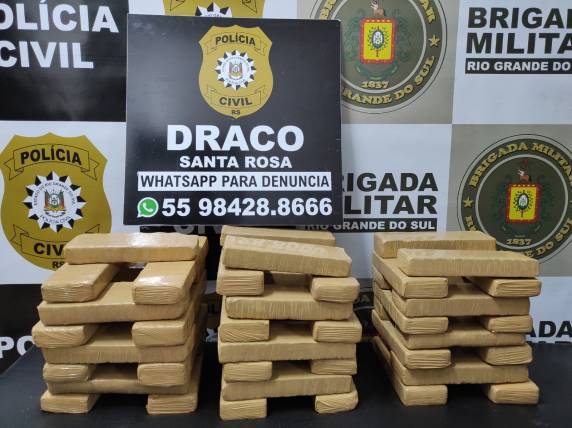 Foram localizados NO porto dos eucaliptos 47 tijolos de maconha pesando aproximadamente 30kg.
