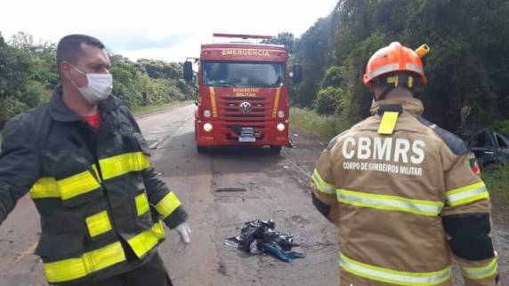 Homem de 50 anos morre em acidente entre veículo e caminhão na BR-158 em Pejuçara - foto 3