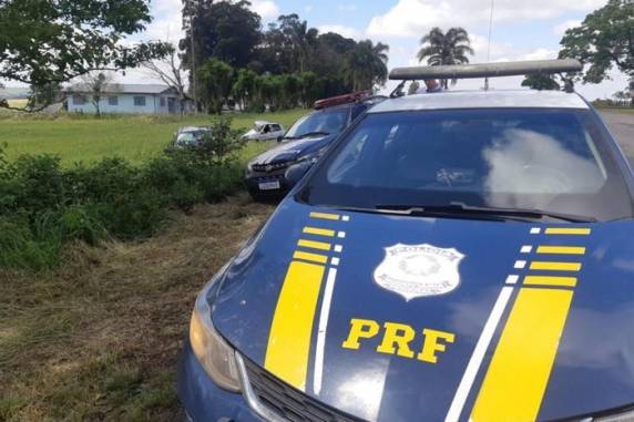 Colisão envolveu um Clio, de Caxias do Sul, e um Renegade, de Santa Bárbara