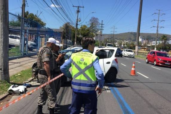 Colisão deixa um morto na Avenida Ipiranga - foto 3