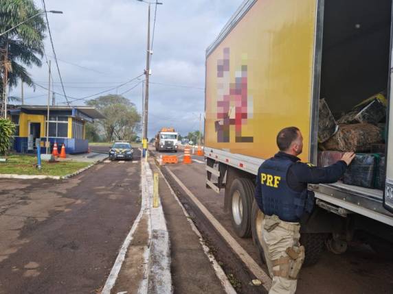 Droga era transportada num caminhão baú e iria de Santa Terezinha de Itaipu (PR) para Santo Angelo (RS), o motorista foi preso