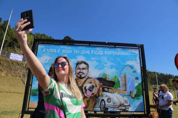 Familiares e fãs participam da abertura do memorial de SC em homenagem a Jesse e Shurastay, mortos no EUA - foto 3