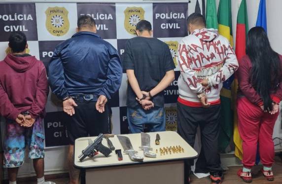 Polícia Civil reuniu cerca de 60 agentes para cumprir mandados de prisão e de busca, inclusive em um presídio