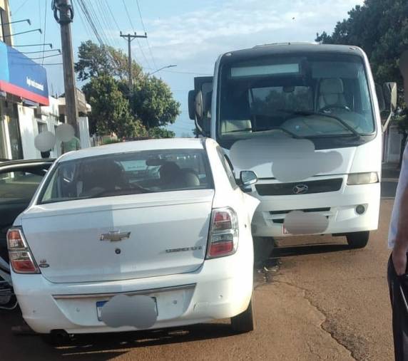 Homem fica ferido em colisão frontal de automóvel contra micro-ônibus em Ijuí - foto 3