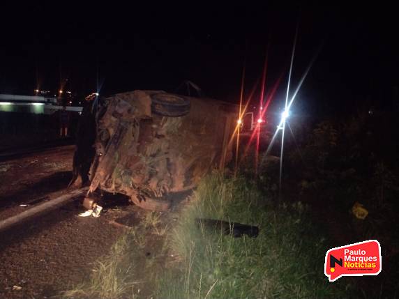 Veículo capota e provoca acidente que envolve mais dois veículos na RS-342, em Três de Maio - foto 8