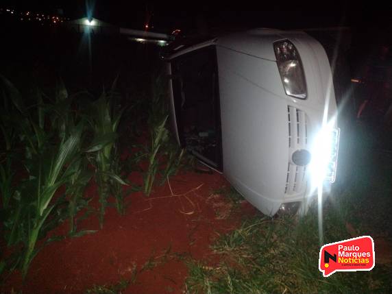 Veículo capota e provoca acidente que envolve mais dois veículos na RS-342, em Três de Maio - foto 5