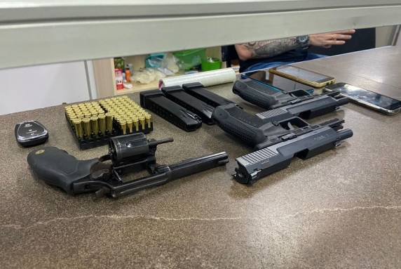 Polícia trabalha com hipótese de que trio participaria de ataque contra facção rival