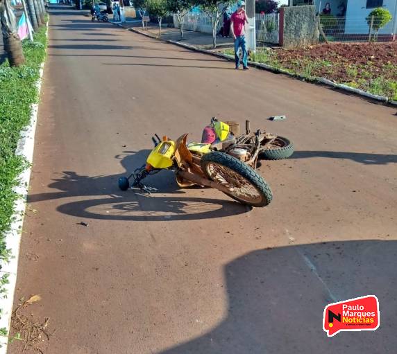 Colisão entre carro e moto deixa feridos no Centro de Alegria - foto 2