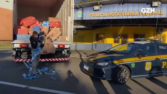 Ação da Polícia Rodoviária Federal (PRF) resultou em prisão de cinco suspeitos por contrabando