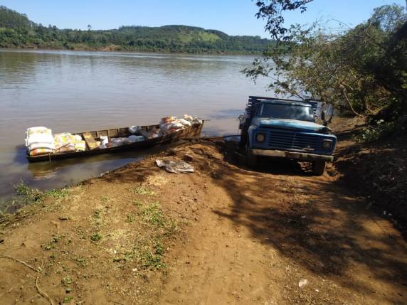 Brigada Militar prende 28 pessoas e apreende máquinas agrícolas e soja contrabandeada em Tiradentes do Sul - foto 3