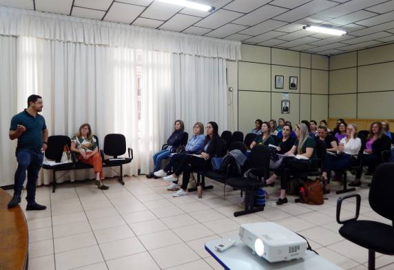 Apaes do 3º Conselho participam de formação em Três de Maio com coordenadores da Feapaes-RS - foto 3