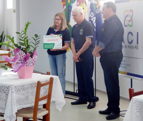 Café com Empresários celebra os 53 anos da Apae de Três de Maio - foto 2